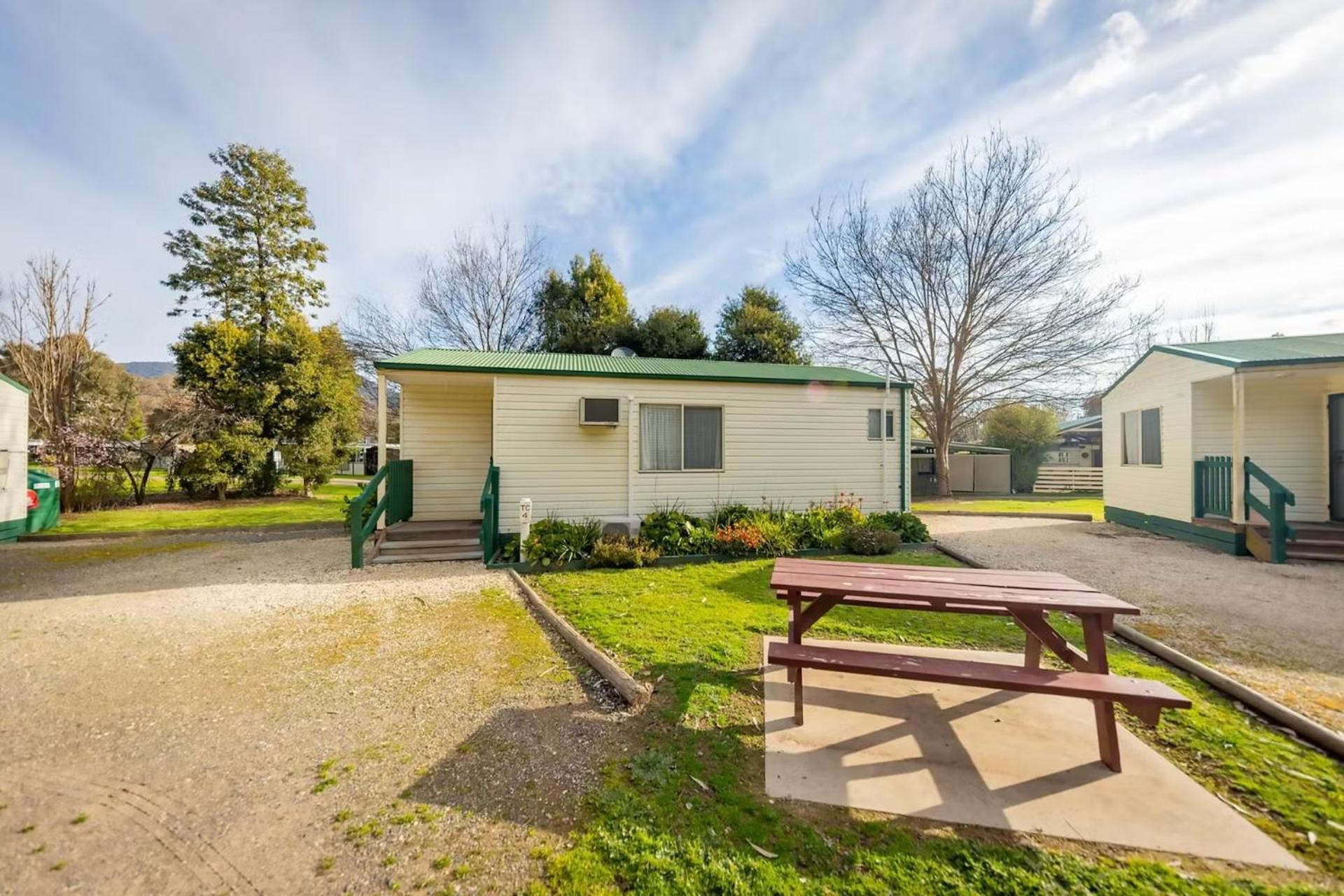 Big4 Breeze Holiday Parks - Eildon Kültér fotó