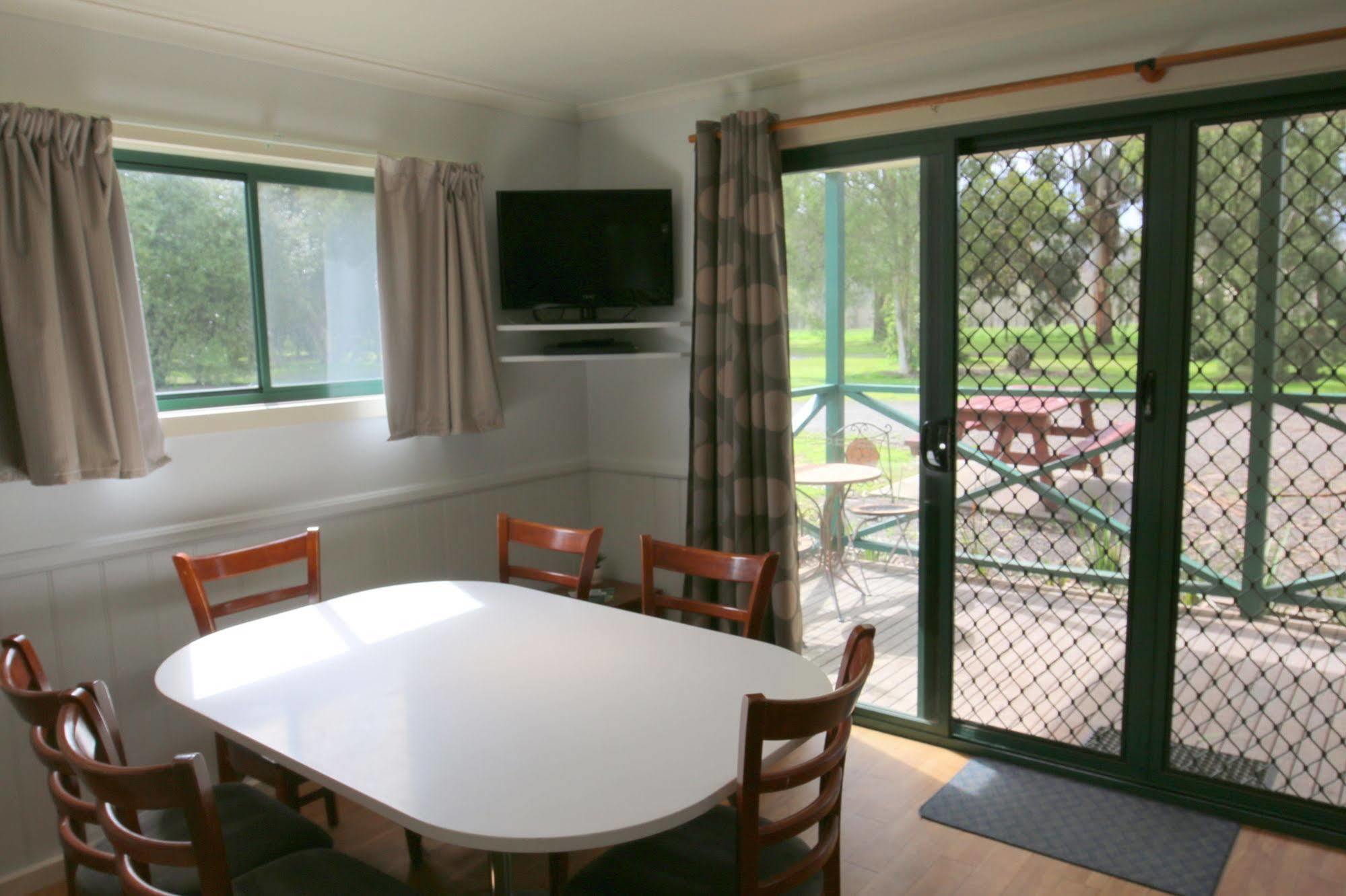 Big4 Breeze Holiday Parks - Eildon Kültér fotó